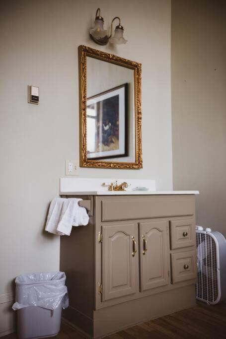 Old School Lodge Montrose Bagian luar foto